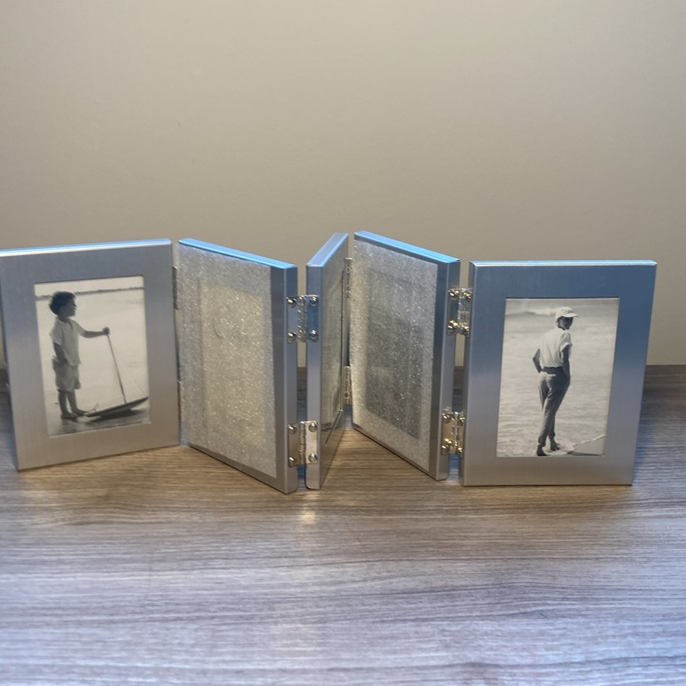 Byrnes of Boston foldable 5 frames brushed silver